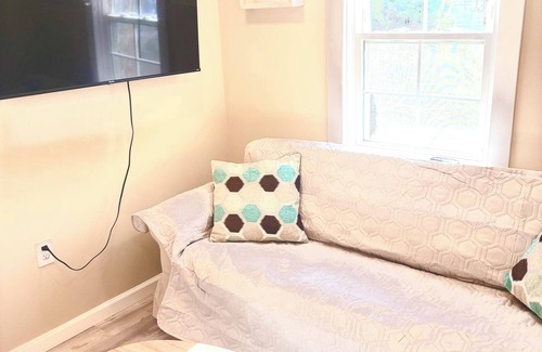 Beach Haven Apartment | Just Renovated Charming 2 Bedroom Cottage