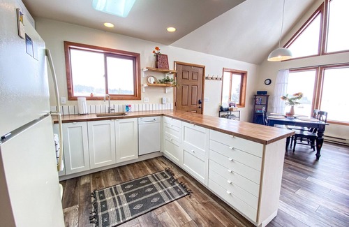Fairplay Cabin | Just Renovated! Cozy Cabin backed by Aspens, Pet Friendly/Family Friendly - Aspen Acres