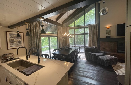 Stratton Mountain House | Just steps away from the Gondola and Village