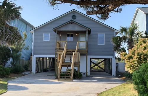 North Topsail Beach House | Just steps away from the ocean! Charming, cozy and a home away from home.