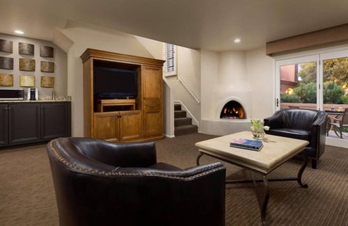 South Scottsdale Resort | Just What You Were Looking For! 2 Pet-friendly Units, Free Parking, 5 Pools