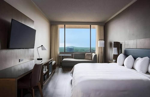 Nashville Resort | Just What You Were Looking For! Pets are Allowed, w/Outdoor and Indoor Pool