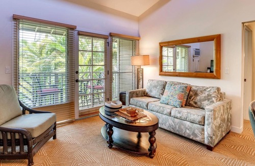 Historic Lahaina Front Street Resort | K B M Resorts: Aina Nalu Lahaina AL-C209 Stunning 2 bedroom, luxurious pool view! One block to Front Street!