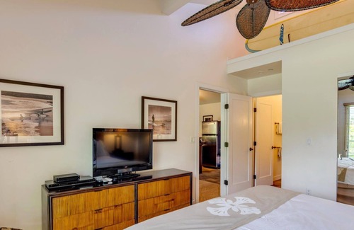 Historic Lahaina Front Street Resort | K B M Resorts: Aina Nalu Lahaina AL-C209 Stunning 2 bedroom, luxurious pool view! One block to Front Street!