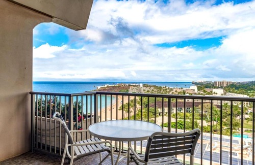 Kaanapali Apartment | K B M Resorts- WH1-1218 Stunning Studio, whale watching, big ocean views, steps to beach
