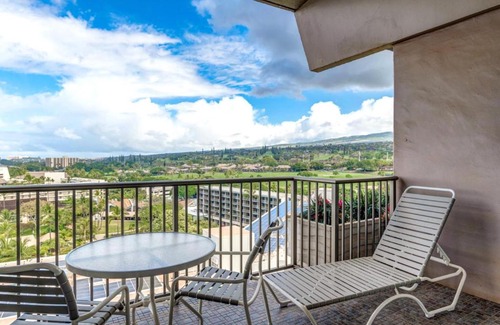 Kaanapali Apartment | K B M Resorts- WH1-1218 Stunning Studio, whale watching, big ocean views, steps to beach