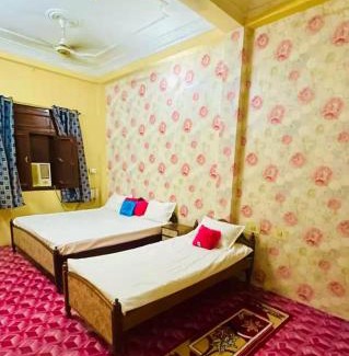 Sultanpur Hotel | K.G.N guest house