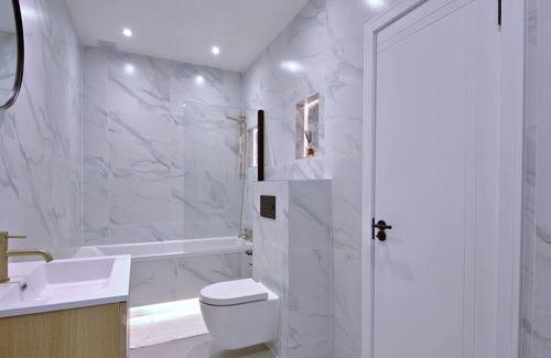 Westcliff-on-Sea Apartment | K Suites - Beautiful Central 2 bed Flat - Sleeps 6