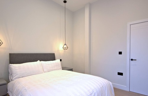 Westcliff-on-Sea Apartment | K Suites - Beautiful Central 2 bed Flat - Sleeps 6