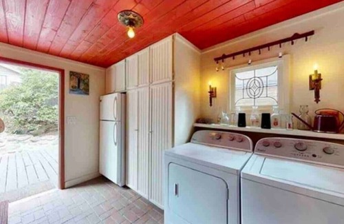 Wrightwood Apartment | K-WC · Hot Tub, AC, Game Rooms, WW Chalet