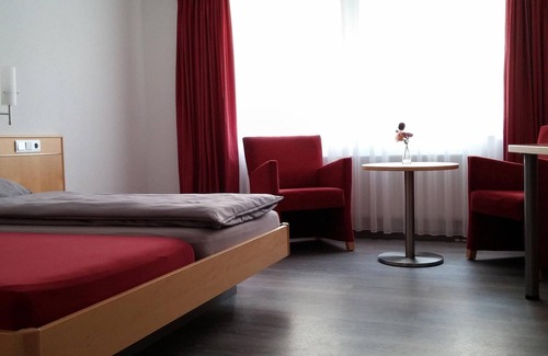 Gundelbach House | Kachelofa