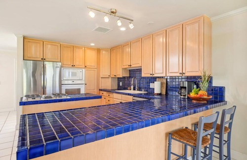 Waimea House | Kai Nalu, Spacious, Beachfront Home