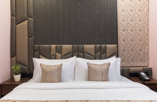 Mylapore Tiruvallikk Hotel | KAIRA PARK