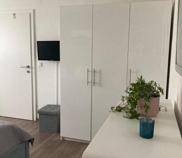 Leopoldskron-Moos Apartment | Kal's Studio Apartment Salzburg