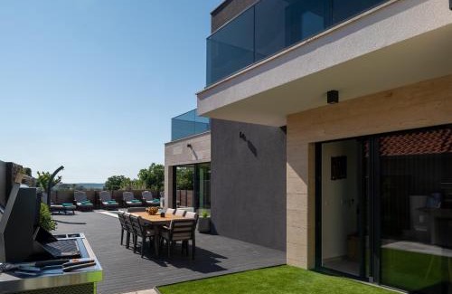 Razanac Villa | Kala