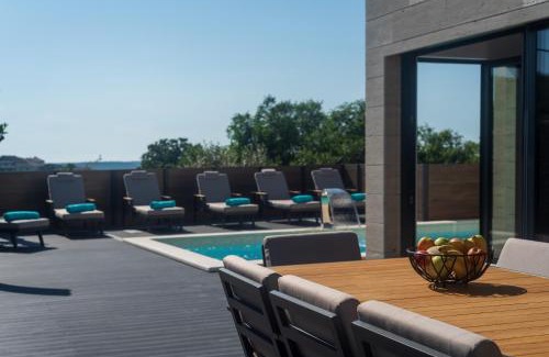 Razanac Villa | Kala