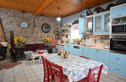 Ano Vlasia Apartment | Kalavrita Winter Retreat - Homely Spacious Chalet
