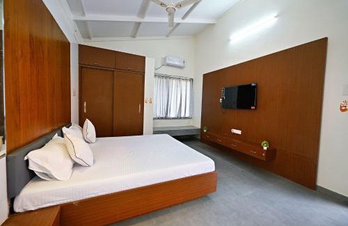 Ahmednagar Hotel | Kale's Orchid Resort