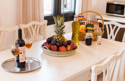 Panormos House | Kallisti, luxurious house,100m from great beach, traditional shops and tavernas!