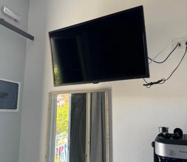 Mirties Bed & Breakfast | Kaloniki Rooms & Suites