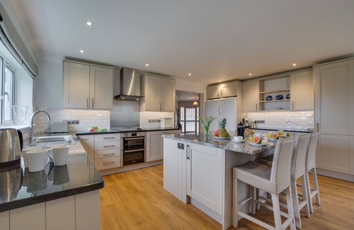 Constantine Bay House | Kalundu - Four Bedroom House, Sleeps 8