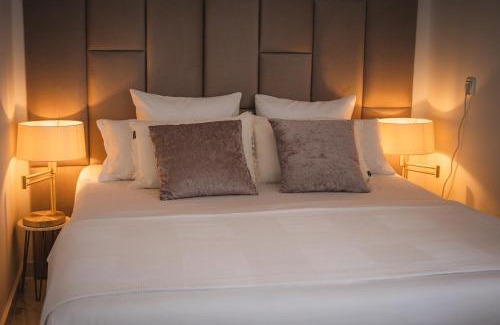 Remscheid Apartment | Kamin und Fußbodenheizung, Luxrem Apartments best in Homeoffice