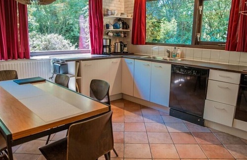 Nieuw-Haamstede House | Kamperfoelieweg 13 family bungalow near the North Sea beach