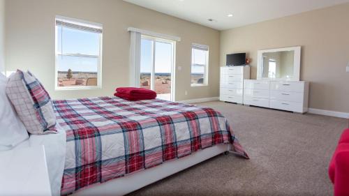 Kanab House | Kanab Family Home With Amazing Red Rock Views Pets OK
