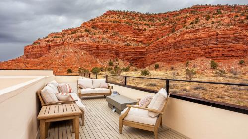 Kanab House | Kanab Oasis Luxury Family Home with Rooftop Deck