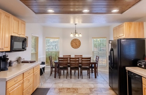 Kanab House | Kanab Paradise House with 2 King Beds Close to Hiking Trails