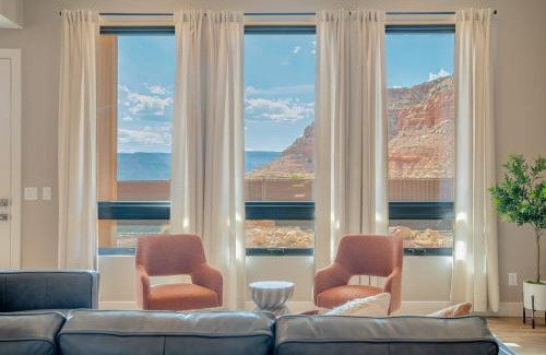 Kanab House | Kanab Villa Oasis New luxury home in upscale neighborhood with rooftop deck