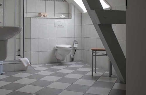 Osterronfeld Hotel | Kanal-Haus Das Gästehaus direkt am NOK