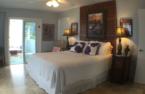 Kaneohe House | Kaneohe Bay B&B Waterfront & mountain views galore~saltwater pool