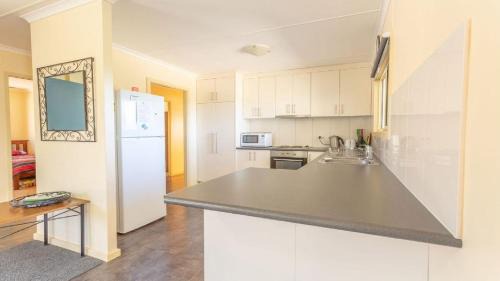 Lake Wangary House | Kangaroo Hollow
