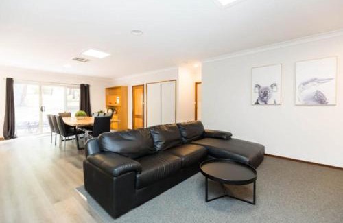 Halls Gap House | Kangaroo House