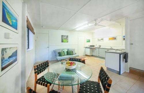 Agnes Water Cabin | Kangaroo Kabin - Entire cabin, 5mins to the beach, pet friendly.