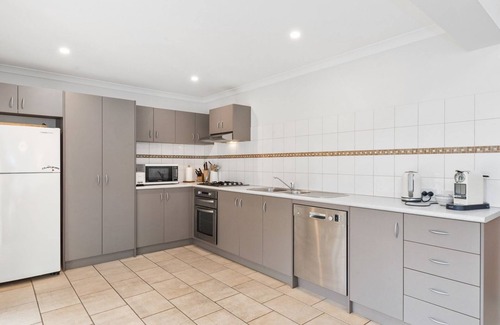 Margaret River House | Kangaroo Retreat - *10 acres, bush retreat, 3kms to Margaret River town centre*