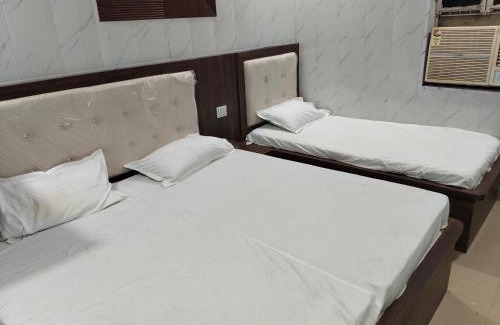 Mathura House | Kanha Kunj athiti bhawan
