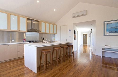 Sorrento House | KaniCoast - Contemporary Sorrento holiday house