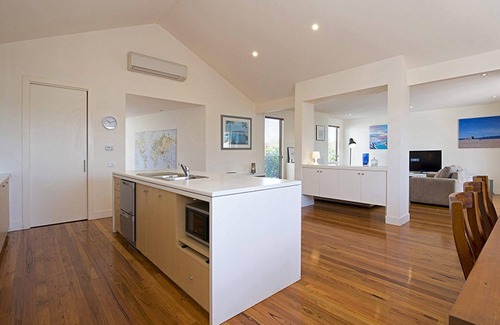 Sorrento House | KaniCoast - Contemporary Sorrento holiday house