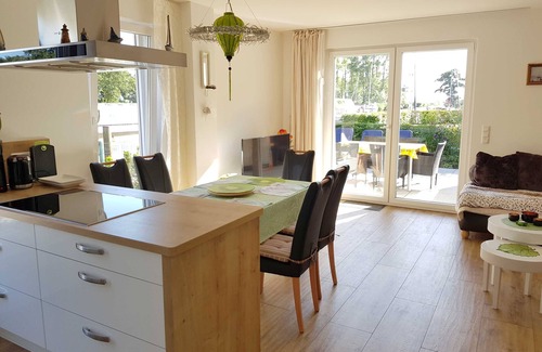 Ueckeritz Apartment | Kapitänsresidenz - House directly on the water - 2 bathrooms - WLAN - Kapitänsresidenz