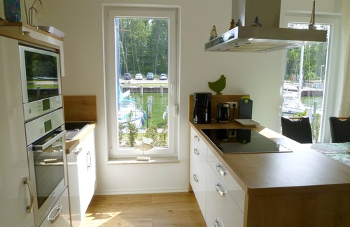 Ueckeritz Apartment | Kapitänsresidenz - House directly on the water - 2 bathrooms - WLAN - Kapitänsresidenz