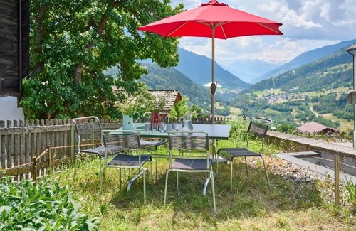 Ernen House | Kaplanei Ernen-Vacation in architectural monument