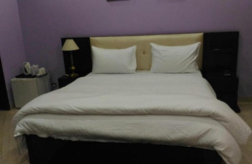 Greater Noida Hotel | Kapoor Residency