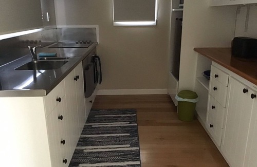 Holdens Bay Cottage | Kapowai Cottage retreat