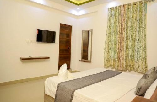 Muttil South Hotel | Karapuzha Residency