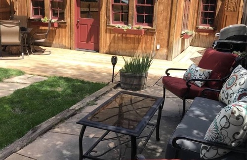 Crested Butte House | Karla`s Cottage - Fenced in Yard/Dog Friendly & Two Blocks to Downtown!