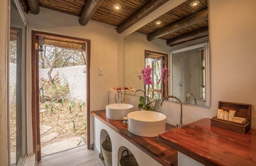 Maruleng Cabin | Karongwe - Kuname Safari Lodge