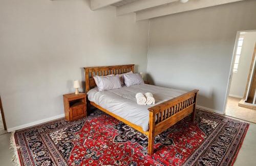 Oudtshoorn Apartment | Karoo Leeu Cottage
