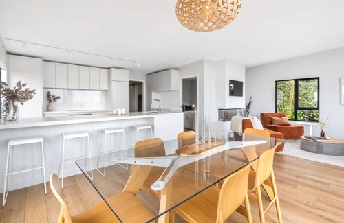 Oneroa House | KARU HOUSE | Coast & Country |